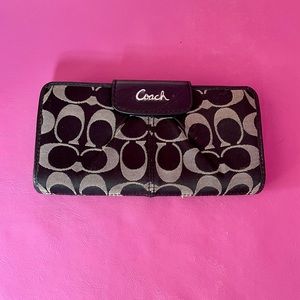 Beautiful Black and White Monogram Coach Wallet Perfect Condition